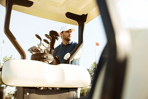 Golf-Zubehör und Accessoires für einen professionellen Golfer finden Sie im Online-Golf-Shop!