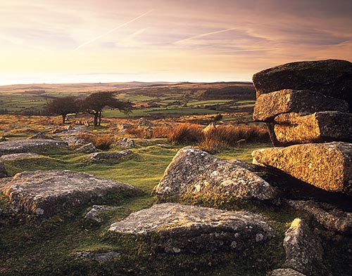 Beginnen Sie Ihre Cornwall-Rundreise mit einer Fahrt durch das mystische Dartmoor.