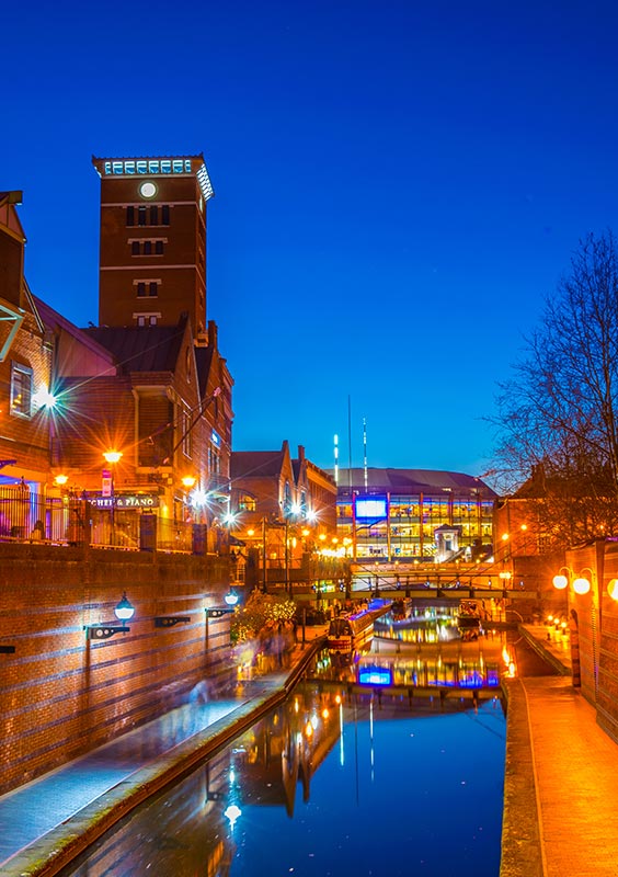 Zu den Sehenswürdigkeiten in Birmingham zählen vor allem die kulturellen Gebäude und das Stadtzentrum.