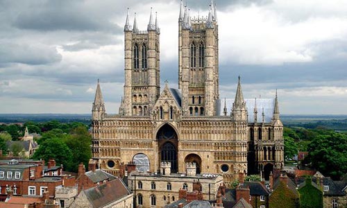 Die Lincoln Cathedral ist ein architektonischer Hingucker inmitten der Grafschaft Lincolnshire.