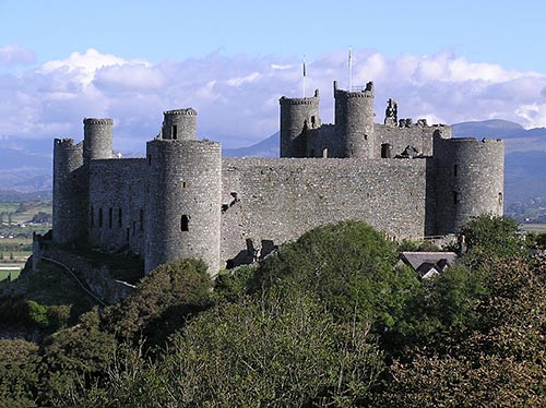 Mit mächtigen Burgen - wie Harlech Castle - gelang es Edward I. Wales zu erobern.