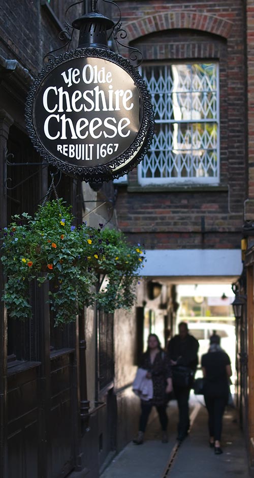 In London zählt das Ye Olde Cheshire Cheese Pub zu den berühmtesten Anlaufstellen des englischen Nachtlebens.