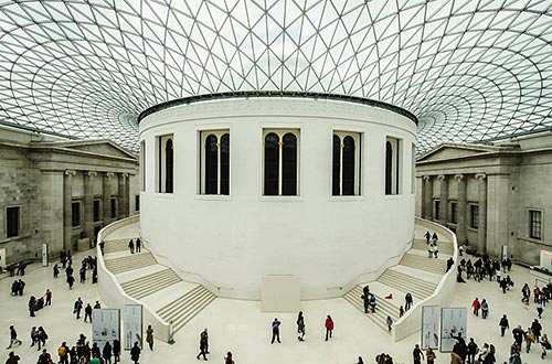 Das British Museum in London empfängt seine Gäste im atemberaubenden Great Court.