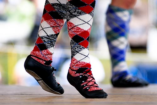 Bei den traditionellen Tänzen während Highland Games kommen Sie in den Genuss schottischer Folk-Music.