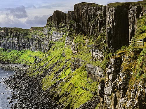 Kilt Rock auf der Isle of Skye gehört zu einer Schottland-Rundreise dazu