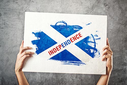 Befürworter und Gegner von Schottlands Unabhängigkeit liefern sich im Vorfeld des Referendums hitzige Diskussionen.