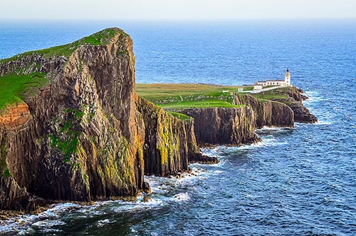 Der Neist Point Leuchtturm ist beim Wandern auf der Isle of Skye ein schönes Ziel.