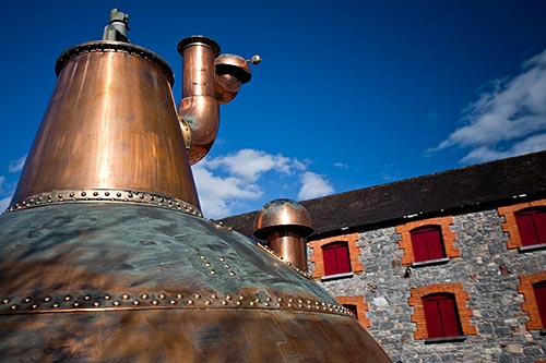 Die Stills spielen bei der Whisky-Herstellung eine wichtige Rolle: Hier wird der Alkohol destilliert.