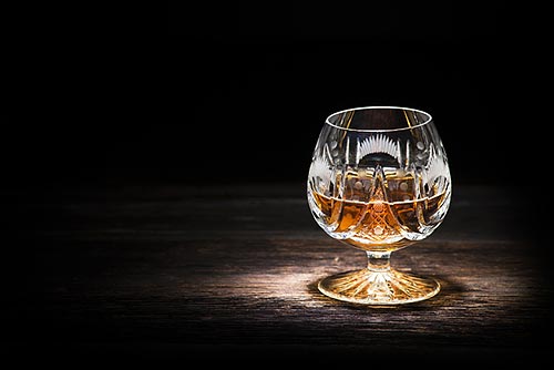 Gönnen Sie sich bei der Whisky-Verkostung ein edles Glas.
