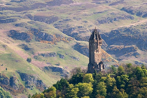 Dem großen Helden William Wallace hat man bei Stirling ein Monument errichtet.